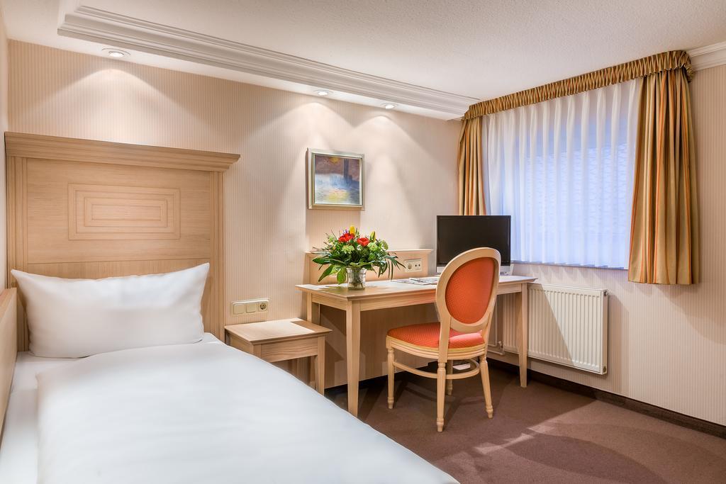 Hotel Kaiserworth Гослар Екстер'єр фото